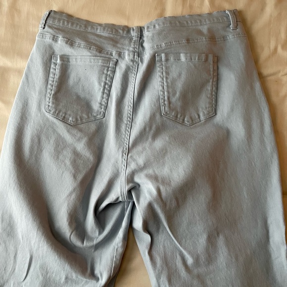 Light washed jeans - Picture 2 of 3